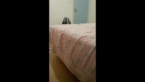 bobby_00x00 online show from February 20, 1:13 am