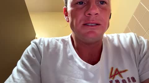 Snapshot of bodukes3233 chatting on September 17, 9:05 pm Swingingdong online show from September 17, 9:05 pm