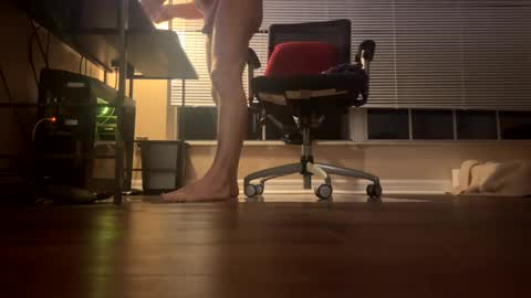 Snapshot of bone2play chatting on January 5, 11:37 am FRECKLES online show from January 5, 11:37 am