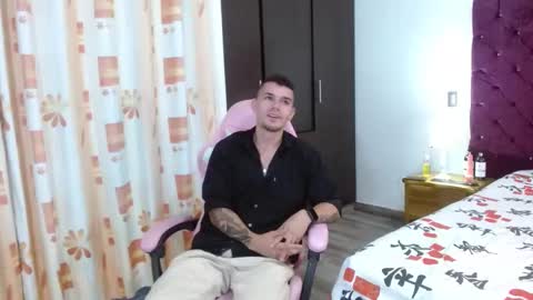 Snapshot of booyhott_ chatting on October 19, 10:46 pm booyhott_ online show from October 19, 10:46 pm