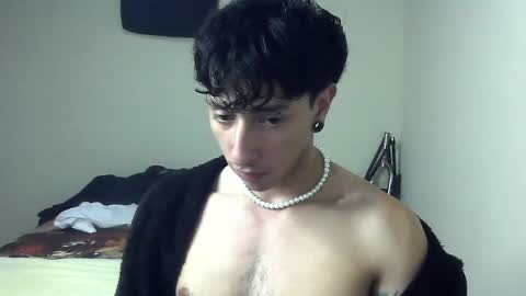 Boy Astro online show from December 9, 12:12 am