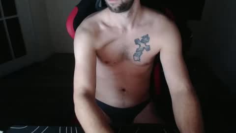 boy_t0y89 online show from December 22, 6:27 pm