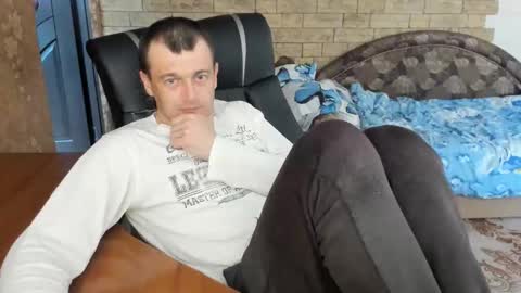 BoyApollon online show from April 8, 6:24 am