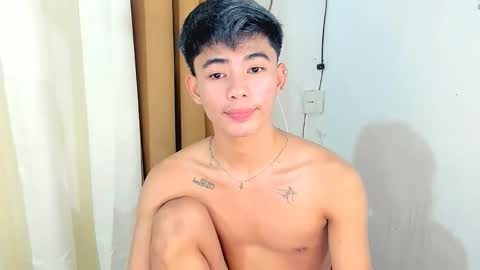 HI IM JAMES DONT FORGET GIVE ME THUMBS UP AND JOIN TO MY FANCLUB online show from November 30, 10:45 pm