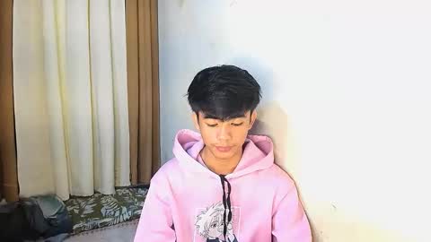 HI IM JAMES DONT FORGET GIVE ME THUMBS UP AND JOIN TO MY FANCLUB online show from May 11, 4:04 pm