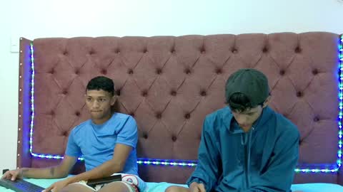 ALEX - TAYLER  -MIKE online show from February 4, 1:38 pm