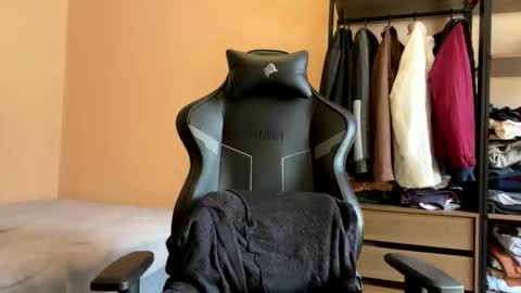 boyzinm2 online show from November 11, 1:38 pm