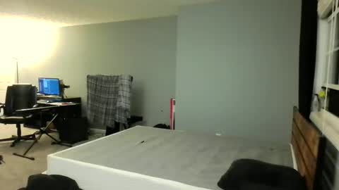 brandon255225 online show from April 14, 6:24 am