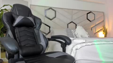 Brandon and Nath online show from January 23, 6:14 pm