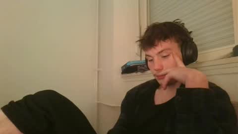 breaxaam online show from December 4, 6:48 pm