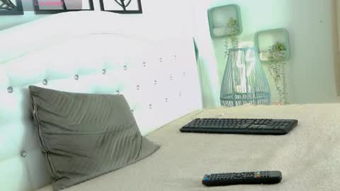 Brelland online show from February 5, 5:32 pm