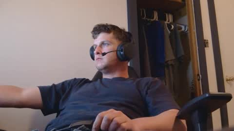 brian7891012 online show from May 9, 8:59 am