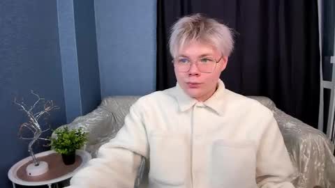 brian_mils online show from January 16, 12:30 pm