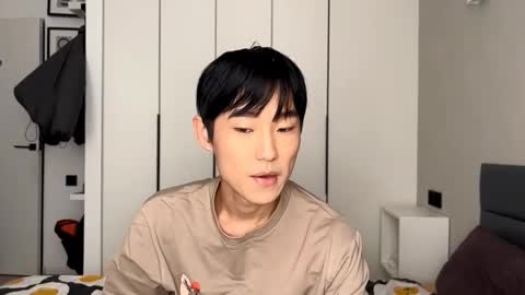 Snapshot of brian_stars chatting on February 16, 10:54 am Brian boy online show from February 16, 10:54 am