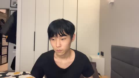 Snapshot of brian_stars chatting on February 26, 12:25 pm Brian boy online show from February 26, 12:25 pm