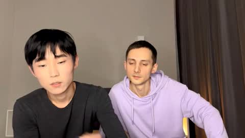 Snapshot of brian_stars chatting on February 12, 8:07 pm Brian boy online show from February 12, 8:07 pm