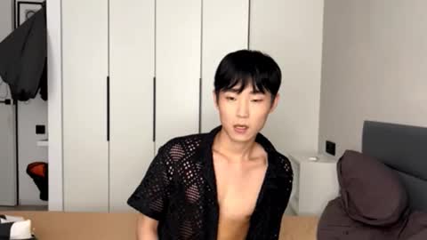 Snapshot of brian_stars chatting on February 17, 12:27 pm Brian boy online show from February 17, 12:27 pm