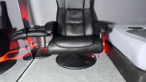 brockhurn_ online show from December 14, 11:23 pm