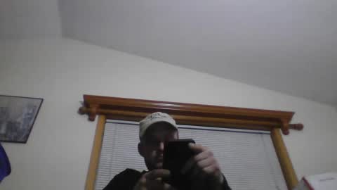 Snapshot of browndog5580 chatting on December 5, 4:20 am browndog5580 online show from December 5, 4:20 am