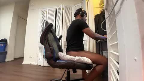 Brownskinshortyy online show from February 3, 6:40 am