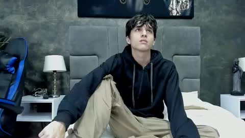 Bruce Hans online show from October 10, 11:59 am