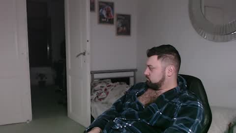 Bruce online show from February 8, 6:33 pm