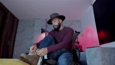 Andres Suarez online show from November 28, 11:45 am