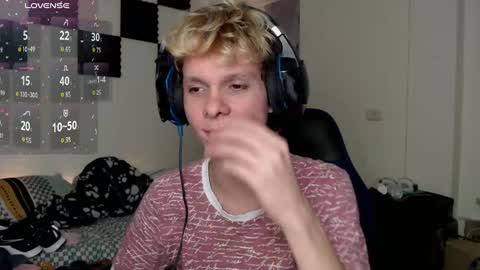 bryamado online show from December 15, 5:13 am