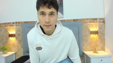 Snapshot of buddy_whitte chatting on March 3, 11:27 am Buddy Whitte online show from March 3, 11:27 am