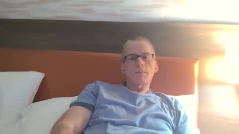 budman004 online show from March 15, 4:20 am