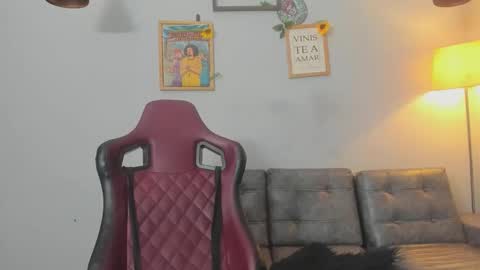 bull_cam online show from February 17, 7:13 pm