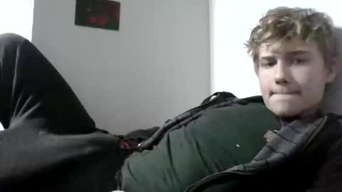 Snapshot of burgraffjosh chatting on October 15, 8:05 pm burgraffjosh online show from October 15, 8:05 pm