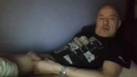 burnleyguy1977 online show from April 8, 12:22 am