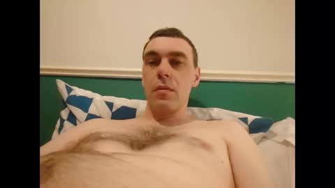 Snapshot of burtz909 chatting on March 3, 12:32 pm burtz909 online show from March 3, 12:32 pm