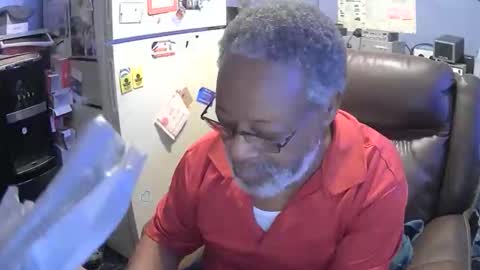 bushhunter23 online show from December 16, 3:52 pm