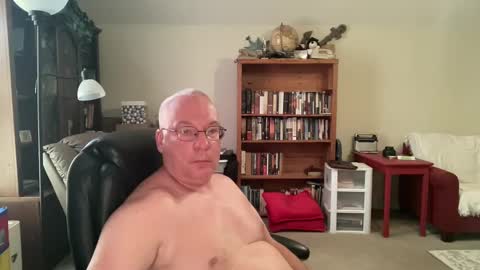 bustyballs100 online show from September 12, 3:23 pm