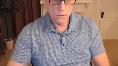 Snapshot of buttnakedfun954737 chatting on December 10, 9:12 am Miles online show from December 10, 9:12 am