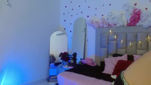 caius online show from March 31, 11:34 am