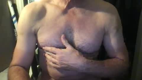 Snapshot of callum5555 chatting on October 12, 11:32 pm callum5555 online show from October 12, 11:32 pm