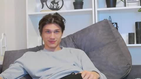 Calvin online show from February 28, 8:18 pm