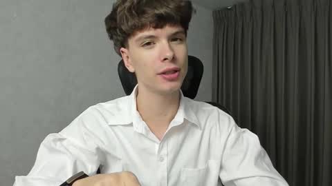 Hey I am Calvin  online show from March 6, 5:10 pm