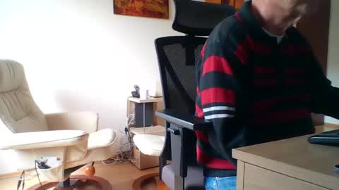 camcologne online show from December 17, 10:44 am