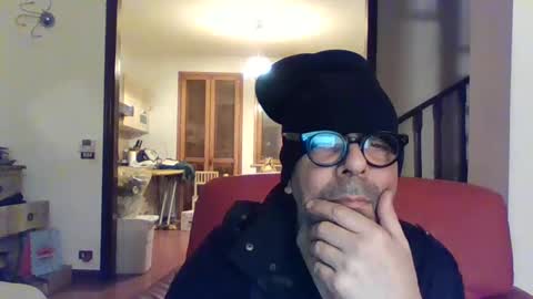 Snapshot of camomilla72 chatting on March 5, 10:44 pm Cristian online show from March 5, 10:44 pm