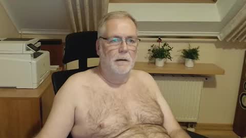 camsubbear online show from April 10, 9:22 pm