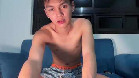 Ethan online show from October 25, 6:09 pm