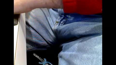 Snapshot of can1cum4u chatting on January 2, 2:24 pm can1cum4u online show from January 2, 2:24 pm