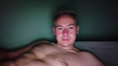 candy_boy_xoxo online show from July 18, 10:37 pm