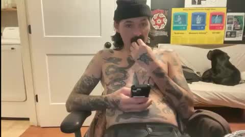 cantleavethehouse online show from February 19, 8:55 am