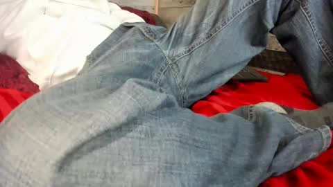 canuk1983 online show from February 2, 3:28 pm