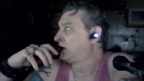 carlos712009 online show from April 8, 6:02 am